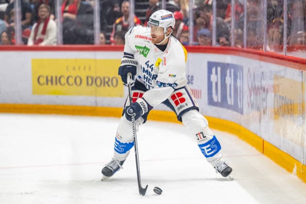 NL: Lausanne HC - HC Ambri-Piotta 19.09.2026, Lausanne, Vaudoise Arena, NL: Lausanne HC - HC Ambri-Piotta. AndrÃ Heim (44, HC Ambri-Piotta) during the 2026-2027 Swiss National League Ice hockey, Eishockey game between Lausanne HC and HC Ambri-Piotta the Saturday 19.09.2026 at the Vaudoise Arena in Lausanne, Switzerland. Lausanne Vaudoise Arena Vaud Switzerland Copyright: xMediafabxPhotographyxFabricexDexGasperisx MEDIAFAB-HOCKEY-LAUSANNE HC-HC AMBRI-PIOTTA-LAUSANNE-19.09.2026-0210