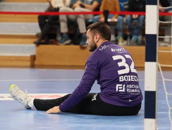 GER HBL2 2026–2027 Season: VfL Potsdam vs. EULEN Ludwigshafen, September 19, 2026, MBS Arena, Potsdam. Janis BOIECK of EULEN Ludwigshafen (No. 32) sits in frustration in front of his goal after conceding another goal.