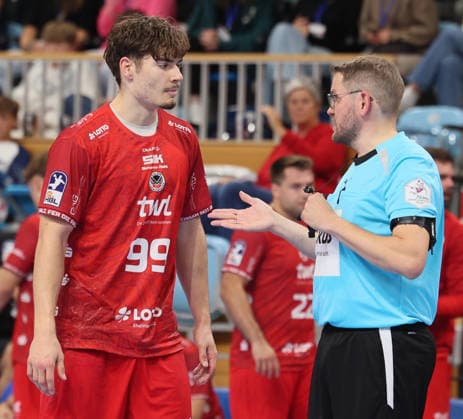 GER HBL2 2026–2027 Season: VfL Potsdam vs. EULEN Ludwigshafen, September 19, 2026, MBS Arena, Potsdam; Monty KLEINSTEUBER of EULEN Ludwigshafen 99 in conversation with the referee