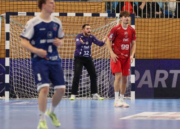 GER HBL2 2026–2027 Season: VfL Potsdam vs. EULEN Ludwigshafen, September 19, 2026, MBS Arena, Potsdam. Janis BOIECK of EULEN Ludwigshafen (No. 32) is dissatisfied with the performance of his teammates; emotion, shouting