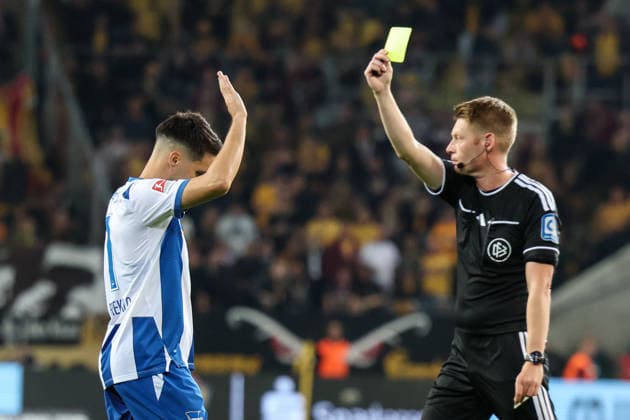 Germany, 2. Bundesliga 2026–2027, Matchday 7, Dynamo Dresden vs. Hertha BSC, Rudolf Harbig Stadium, Dresden. Yellow card for Josip Brekalo (Hertha BSC), 7 Copyright: xLucasxWalterx