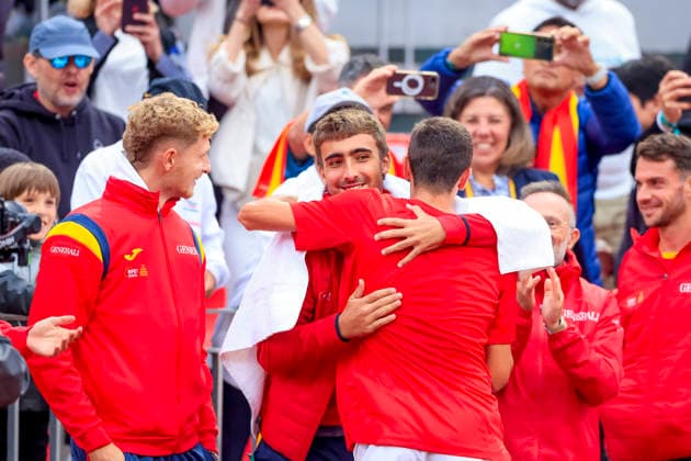 Tenis, Chile vs Espana. Copa Davis 2026. El jugador de Espana Rafa Jodar celebra el triunfo frente a Cristian Garin de Chile durante el partido de singles de la Copa Davis valido por la segunda ronda de clasificatorios para el Grupo Mundials, disputado en el Court Central Anita Lizana, Parque Estadio Nacional en Santiago de Chile. 19 09 2026 Pepe Alvujar Photosport Tenis, Chile vs Espana. Copa Davis 2026. Spain s player Rafa Jodar celebrates the victory against Cristian Garin of Chile during the Davis Cup singles match valid for the second round of qualifiers for the World Group, played at the Anita Lizana Central Court, National Stadium Park in Santiago, Chile. 19 09 2026 Pepe Alvujar Photosport Chile vs Espana dia 1, Copa Davis 2026 
