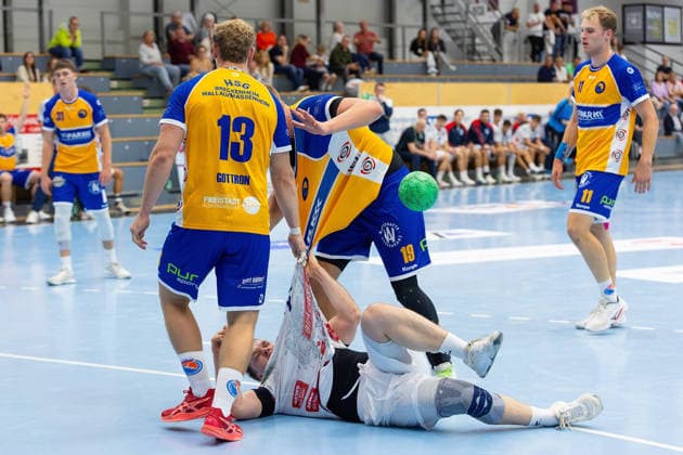 September 19, 2026, xovx, Handball, Men s Regional League, TV Hüttenberg II vs. HSG Bretzenheim Wallau Massenheim; Julius Lunnebach (HSG Breckenheim Wallau Massenheim), Henry Gottron (HSG Breckenheim Wallau Massenheim), Jorik Eichhorn TV Hüttenberg II, Nick Bürkle HSG Breckenheim Wallau Massenheim, Simon Vormbrock HSG Breckenheim Wallau Massenheim Hüttenberg Sports Center Hesse Germany DE