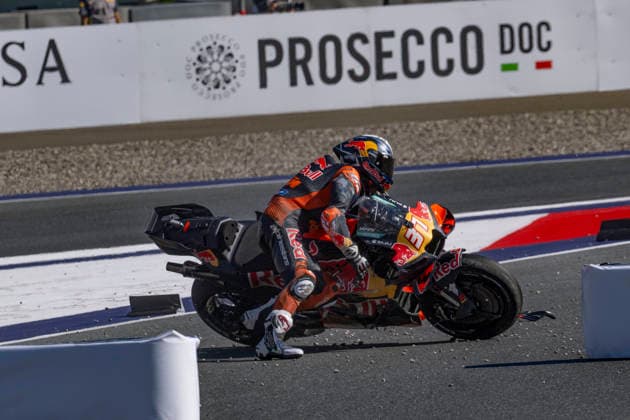 MOTO - MOTO GP - AUSTRIA GRAND PRIX 2026 37 ACOSTA Pedro (spa), Red Bull KTM Factory Racing, KTM RC16, action, accident, crash during the 2026 MotoGP Qatar Grand Prix of Austria, on the Red Bull Ring, from September 18 to 20, 2026 in Austria, Spielberg - SpielbergAustria  Copyright: xGIGIxSOLDANOx