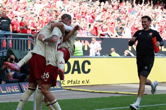 September 19, 2026, xrekx, Soccer, 2. Bundesliga, 1 FC Kaiserslautern vs. Eintracht Braunschweig: Goal celebration after Erencan Yardimci’s 1–0 goal for 1 FC Kaiserslautern with Paul Joly; 1 FC Kaiserslautern’s Marlon Ritter; 1 FC Kaiserslautern’s Simon Pesch, assistant coach; 1 FC Kaiserslautern DFL DFB REGULATIONS PROHIBIT ANY USE OF PHOTOGRAPHS AS IMAGE SEQUENCES AND OR QUASI-VIDEO Kaiserslautern