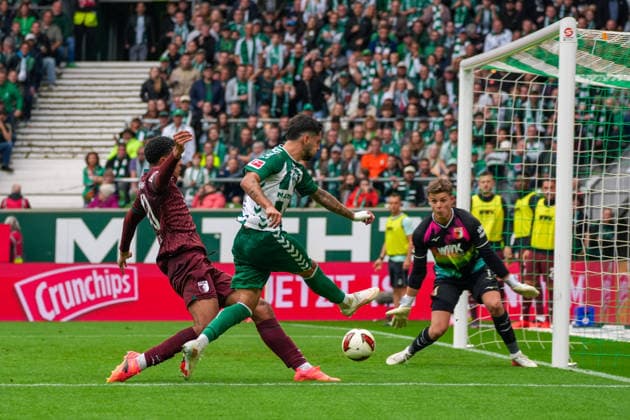Ludovit Reis, Werder Bremen, 15; Finn Dahmen, FC Augsburg, 1 shot on goal; German soccer; Bundesliga; 2026–27 season; Matchday 4; September 19, 2026; Werder Bremen vs. FC Augsburg; Weserstadion, Bremen Copyright: xLeonxFrickx
