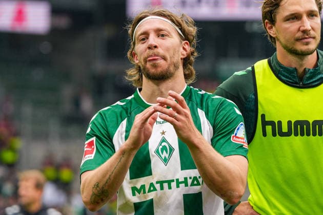 Mitchell Weiser, Werder Bremen, 8, applause, gestures, facial expression, emotion, facial expressions, German soccer, Bundesliga, 2026–27 season, Matchday 4, September 19, 2026, Werder Bremen vs. FC Augsburg, Weserstadion, Bremen Copyright: xLeonxFrickx