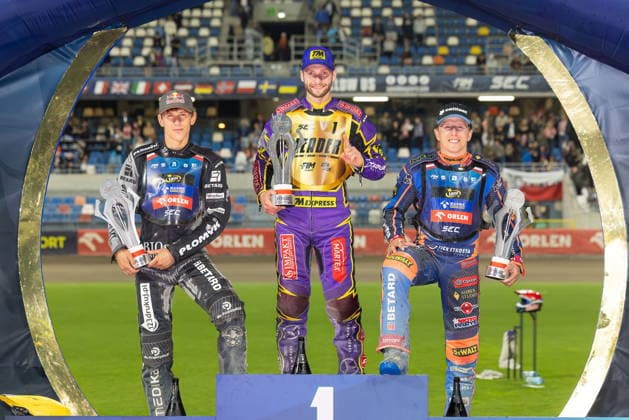 2026.09.19 Rzeszow Zuzel Speedway Speedway Euro 2026 Speedway Inne SEC - trzecia runda N z Podium Maciej Janowski, Kacper Woryna, Andrzej Lebedevs Lebiediew Foto Marcin Karczewski PressFocus 2026.09.19 Speedway 2026 SEC 26 SEC - trzecia runda N z Podium Maciej Janowski, Kacper Woryna, Andrzej Lebedevs Lebiediew Foto Marcin Karczewski PressFocus NEWSPIX.PL --- newspix.pl 