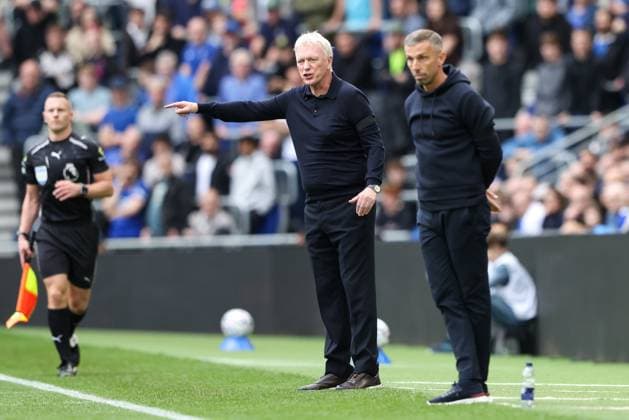 Everton manager David Moyes shouts instructions to his team from the technical area Everton v Ipswich Town, Premier League, Football, Hill Dickinson Stadium, Liverpool, UK - 19 Sep 2026Liverpool Hill Dickinson Stadium United Kingdom EDITORIAL USE ONLY No use with unauthorised audio, video, data, fixture lists, club league logos or live services. Online in-match use limited to 120 images, no video emulation. No use in betting, games or single club league player publications. Copyright: xAlexxDodd Shutterstockx 17158691cf
