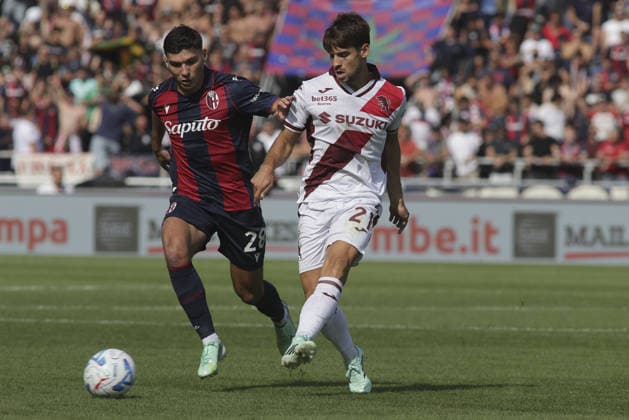 IPA88733613 - Daniel Braganca of Torino FC battles for the ball with Nicolo Cambiaghi of Bologna FC during the Bologna BFC vs. Torino FC match, the 5th match of the 2026-27 Enilive Serie A season at the Renato Dall Ara Stadium in Bologna (BO), Italy, on September 19, 2026.  Copyright: xDavidexCasentini IPAxSportx xx IPA88733613