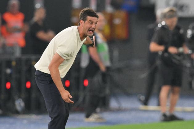SOCCER - Serie A - AS Roma vs. Inter - FC Internazionale Photo by IPA ABACAPRESS.COM88721378 - Cristian Chivu, head coach of Inter, during the Serie A Enilive soccer match between Roma and Inter at the Stadio Olimpico on September 19, 2026, in Rome, Lazio. During the AS Roma vs. Inter - FC Internazionale Serie A soccer match in Rome, Italy, on September 19, 2026 Rome Italy  Copyright: xIPAxSport ABACAx