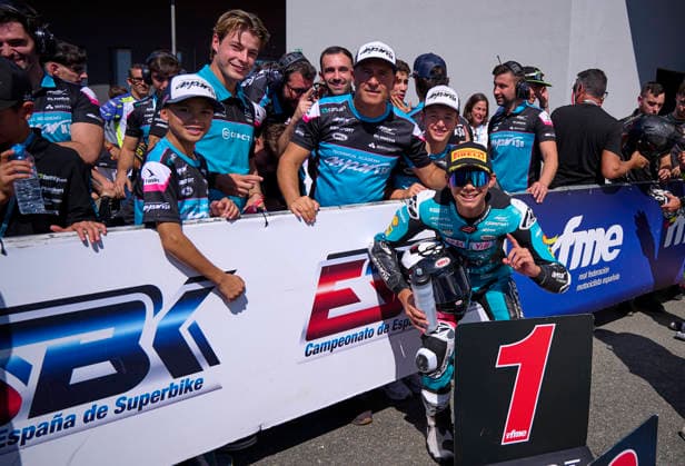 (260920) -- NAVARRA, Sept. 20, 2026 -- CFMOTO Aspar s rider Sun Shengbo (front R) of China poses with team members after winning the race 1 of the ESBK Talent category at the 2026 Spanish Superbike Championship Navarra in Navarra, Spain, Sept. 19, 2026. (Photo by Xinhua) (SP)SPAIN-NAVARRA-ESBK TALENT-RACE 1 PabloxMorano 
