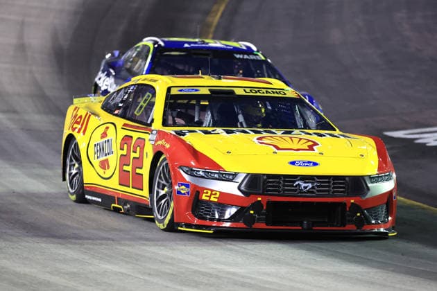 BRISTOL, TN - SEPTEMBER 19: Joey Logano ( 22 Team Penske Shell-Pennzoil Ford) races out of turn 4 during the running of the NASCAR, Motorsport, USA Cup Series Playoffs Bass Pro Shops Night Race on September 19, 2026 at Bristol Motor Speedway in Bristol, TN. (Photo by Jeff Robinson Icon Sportswire) AUTO: SEP 19 NASCAR Cup Series Playoffs Bass Pro Shops Night Race EDITORIAL USE ONLY Icon26091919722