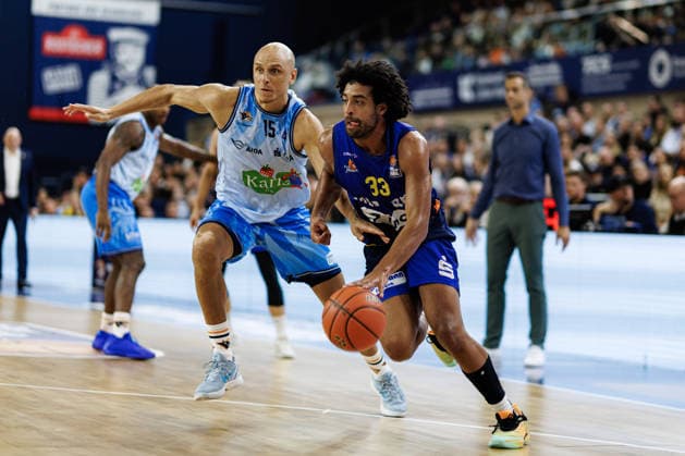 Trenton Gibson, PHOENIX HAGEN, 33; Robin Amaize, ROSTOCK SEAWOLVES, 15; Rostock Seawolves vs. Phoenix Hagen, Basketball, BBL 2026–2027 easyCredit Basketball Bundesliga, Matchday 1, 2026–2027 season, September 19, 2026, Rostock Seawolves vs. Phoenix Hagen, Basketball, BBL 2026–2027 easyCredit Basketball Bundesliga, Matchday 1, 2026–2027 Season, September 19, 2026, Groter Pohl Copyright: xEibner-Pressefoto DenverxEhrlichx EP_DEH