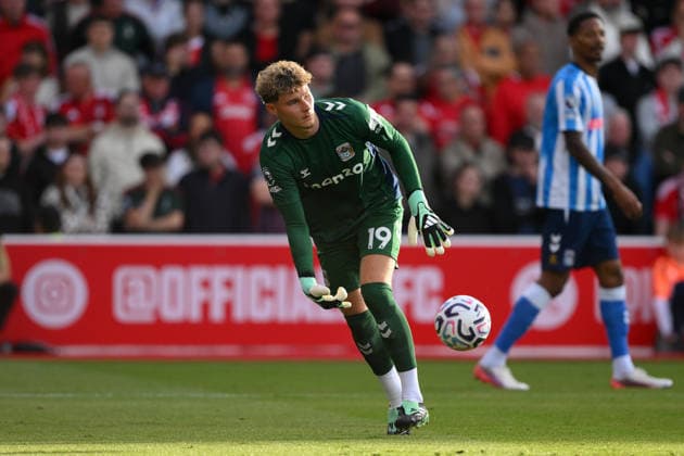 Nottingham Forest FC v Coventry City - Premier League 2026 27 Carl Rushworth, Coventry City goalkeeper, during the Premier League match between Nottingham Forest and Coventry City at the City Ground in Nottingham, on September 19, 2026. Nottingham Nottinghamshire United Kingdom  Copyright: xMIxNewsx originalFilename:fletcher-nottingh260919_np68V.jpg
