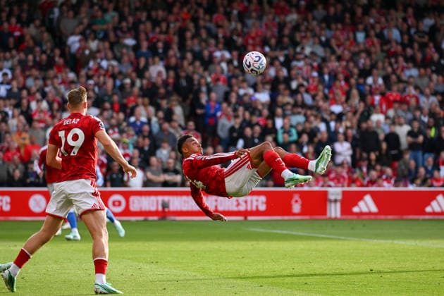 Nottingham Forest FC v Coventry City - Premier League 2026 27 Dan Ndoye of Nottingham Forest attempts an overhead kick during the Premier League match between Nottingham Forest and Coventry City at the City Ground in Nottingham, on September 19, 2026. Nottingham Nottinghamshire United Kingdom  Copyright: xMIxNewsx originalFilename:fletcher-nottingh260919_npt7D.jpg