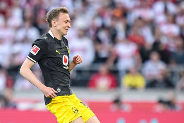Maximilian Beier of Borussia Dortmund watches during the Bundesliga match between VfB Stuttgart and Borussia Dortmund, MHPArena on September 19, 2026, in Stuttgart, Germany Photo by Harry Langer DeFodi Images Maximilian Beier of Borussia Dortmund looks on during the Bundesliga match between VfB Stuttgart and Borussia Dortmund at MHPArena on September 19, 2026, in Stuttgart, Germany. Photo by Harry Langer, DeFodi Images. DFB and DFL regulations prohibit any use of photographs as image sequences and or quasi-video. Photo by Harry Langer, DeFodi Images. DFB and DFL regulations prohibit any use of photographs as imSEQUENCES AND OR QUASI-VIDEO