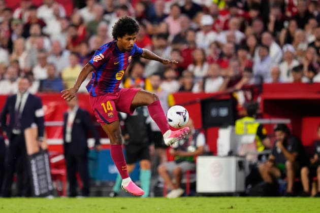 Sevilla FC v FC Barcelona, Barca - LaLiga EA Sports 2026 27 Karim Adeyemi right winger of Barcelona and Germany controls the ball during the LaLiga EA Sports 2026 27 match between Sevilla FC and FC Barcelona at Estadio Ramon Sanchez Pizjuan on September 19, 2026 in Seville, Spain. Seville Spain  Copyright: xJosexBretonx originalFilename:bretonhernandez-sevillaf260919_np1e6.jpg