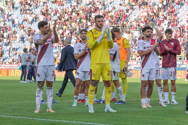 Bologna FC v Torino FC - Serie A 2026 27 Torino players applaud the fans following the final whistle during the Bologna BFC vs Torino FC, 5th Serie A Enilive 2026-27 game at Renato Dall Ara stadium in Bologna, Italy, on September 19, 2026. Bologna Italy  Copyright: xDavidexCasentinix originalFilename:casentini-bolognab260919_npzBC.jpg