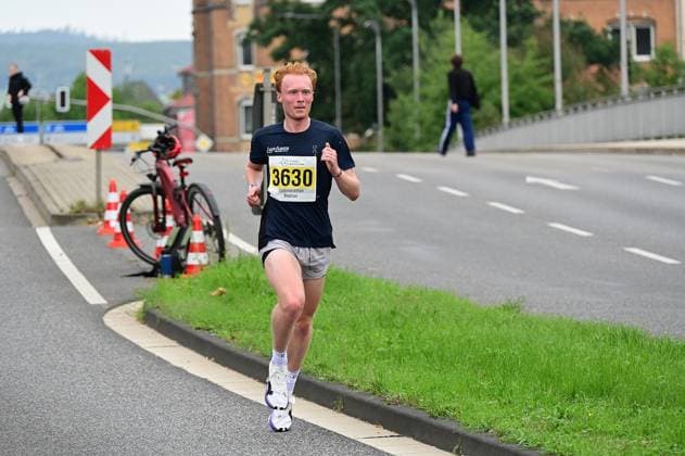 September 20, 2026 xkhx Kassel Kassel Marathon 2026 Half Marathon (Men and Women) Yellow (Half), Red (Marathon), Green (Relay) at the finish line: Bastian Mrochen