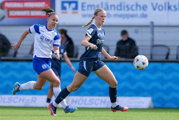 From left: Lana Hubbeling (SV Meppen), 18, and Milena Fischer (SC Sand), 6, in a running duel; one-on-one, duel, dynamism, action, game scene, DFB REGULATIONS PROHIBIT ANY USE OF PHOTOGRAPHS AS SEQUENCE IMAGES AND OR VIDEO-LIKE PHOTO SERIES DFB REGULATIONS PROHIBIT ANY USE OF PHOTOGRAPHS AS IMAGE SEQUENCES AND OR QUASI-VIDEO, September 20, 2026, Meppen, Germany, Soccer, Women s 2nd Bundesliga, SV Meppen vs. SC Sand xobx