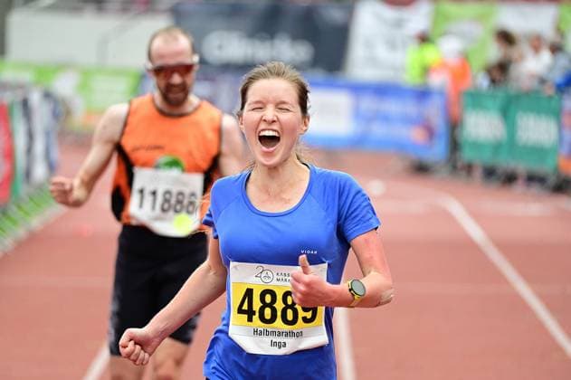 September 20, 2026 xkhx Kassel Kassel Marathon 2026 Half Marathon (Men and Women): Yellow (Half), Red (Marathon), Green (Relay) at the Finish Line Inga Thelen