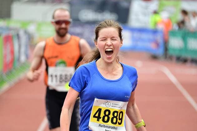 September 20, 2026 xkhx Kassel Kassel Marathon 2026 Half Marathon (Men and Women): Yellow (Half), Red (Marathon), Green (Relay) at the Finish Line Inga Thelen