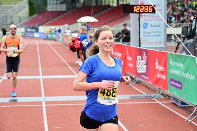 September 20, 2026 xkhx Kassel Kassel Marathon 2026 Half Marathon (Men and Women): Yellow (Half), Red (Marathon), Green (Relay) at the Finish Line Inga Thelen