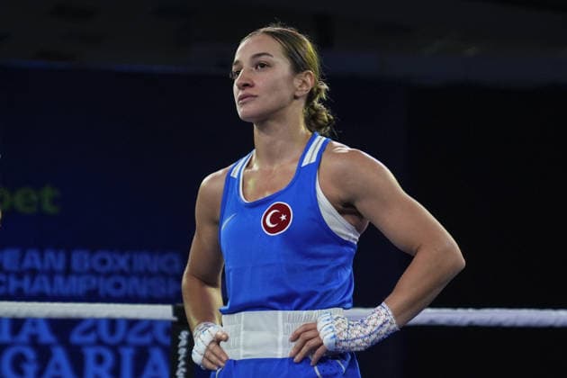 2026 European Boxing Championships in Bulgaria SOFIA, BULGARIA - SEPTEMBER 20: Buse Naz Cakiroglu (blue) of Turkiye competes against Zeynab Rahimova (not seen) of Azerbaijan during the women s 54kg category match at the 2026 European Boxing Championships at Asics Arena in Sofia, Bulgaria on September 20, 2026. Osmancan Gurdogan Anadolu Sofia Bulgaria. Editorial use only. Please get in touch for any other usage.  Copyright: x2026xAnadoluxOsmancanxGurdoganx