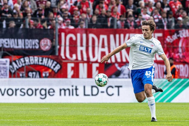 3rd Division, Matchday 7: Rot-Weiss Essen vs. Hansa Rostock, September 20, 2026, Benno Dietze, Hansa Rostock, September 20, 2026, Matchday 7 of the 3rd League: Rot-Weiss Essen vs. Hansa Rostock at Stadion an der Hafenstraße, Essen. DFL regulations prohibit any use of photographs as image sequences and or quasi-video. Copyright: xBEAUTIFULxSPORTS Buriakovx