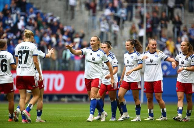 September 20, 2026, xcex, GER, Hamburg, Volksparkstadion, Women s Soccer, 1. Bundesliga, DIE LIGA, Google Pixel Women s Bundesliga 2026–2027 Season, Matchday 5, HSV, FCN, Hamburger SV vs. 1. FC Nürnberg, Nikola Karczewska of HSV celebrates her goal to make it 1–0, goal celebration, cheering, joy, emotions, goal celebration with her teammates. DFL regulations prohibit any use of photographs as image sequences and or quasi-video.