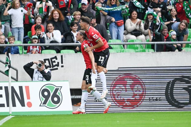 2. Bundesliga: Hannover 96 vs. VfL Bochum on September 20, 2026, at the HDI Arena in Hannover—celebrations, goal celebrations, goal scorers, goal scorer Stefan Teitur Thordarson; Hannover celebrates after his goal to make it 1–0, with Franz Roggow of Hannover MT
