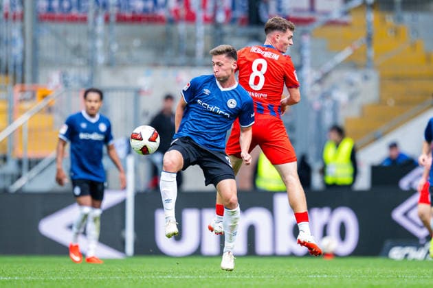 September 20, 2026 Soccer, 2026–2027, 2. Bundesliga, Matchday 6, DSC Arminia Bielefeld 1 FC Heidenheim, Referee Marius Wörl (Bielefeld), Paul Hennrich (Heidenheim). DFL regulations prohibit any use of photographs as image sequences and or quasi-video.