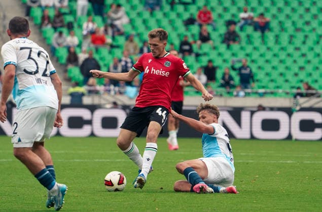 German Soccer 2. Bundesliga 2026–2027, Matchday 6: Hannover 96 vs. VfL Bochum at Heinz von Heiden Arena Stadium in Hannover; Emir Sahiti of Hannover 96, 44 Copyright: xAymanxAlahmedx