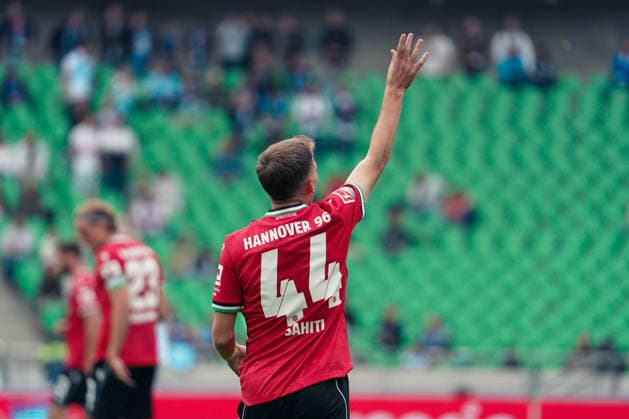 Germany Soccer 2. Bundesliga 2026–2027, Matchday 6: Hannover 96 vs. VfL Bochum at Heinz von Heiden Arena Stadium in Hannover; Gestures, Body Language, Emotion: Emir Sahiti of Hannover 96, 44 Copyright: xAymanxAlahmedx
