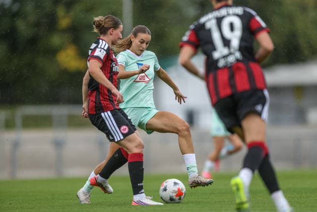 GER, Frankfurt, Eintracht Frankfurt II vs. Hertha BSC Berlin, Women s Bundesliga 2, Soccer, DFB, 2026–2027 Season, Stadion am Brentanobad, Matchday 7 (pictured, from left): Tessa Zimmermann (Frankfurt), Lotte Reimold, Hertha BSC Women. 8. DFB and DFL regulations prohibit any use of photographs as image sequences and or quasi-video. September 20, 2026 Copyright: HMBxMedia HendrikxHamelau