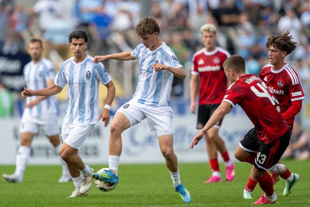 Raphael Ott 22 TSV 1860 Munich, Tobias Heiss 43 1 FC Nuremberg II, TSV 1860 Munich vs. FC Nuremberg II, Soccer, Bavarian Regional League, Matchday 10, September 20, 2026. DFB regulations prohibit any use of photographs as image sequences and or quasi-video. Munich, Bavaria, Germany Copyright: xkolbert-press UlrichxGamelx