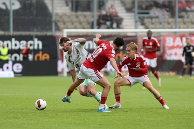 24 Connor Metcalfe, St. Pauli, L, 10 Tolcay Cigerci, Energie Cottbus, M, 8 Lukas Michelbrink, Energie Cottbus, R Soccer 2. Bundesliga 2026–2027 FC Energie Cottbus FC St. Pauli
