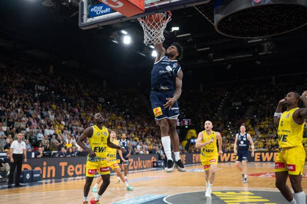 September 20, 2026, GER, Basketball, Bundesliga 1 Matchday, 2026–2027 Season, Oldenburg, EWE Arena, EWE Baskets Oldenburg vs. Syntainics MBC, Anthony GAINES, Syntainics MBC, 11, dunk, Oldenburg, EWE Arena, Lower Saxony, Germany Copyright: xnordphotoxGmbHx xRojahnx