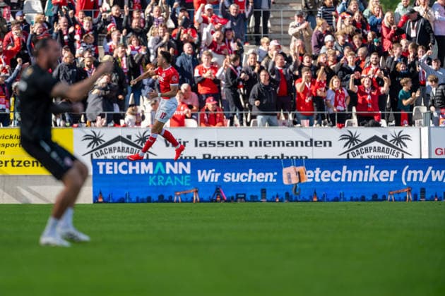 Semir Telalovic, Rot-Weiss Essen, 17, celebrating after scoring the 1-1 goal in Rot-Weiss Essen vs. FC Hansa Rostock, soccer, 3. Liga, Matchday 7, 2026-27 season, September 20, 2026, DFL regulations prohibit any use of photographs as image sequences and or quasi-video, Rot-Weiss Essen vs. FC Hansa Rostock, Soccer, 3rd Division, Matchday 7, 2026–27 season, September 20, 2026, Essen Copyright: xEibner-Pressefoto LukasxBaldygax EP_LBA