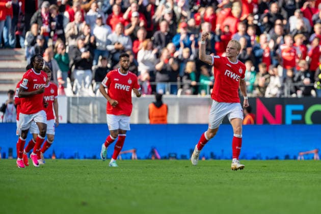 Ben Huening, Rot-Weiss Essen, 15, clenches his fist after the 1-1 goal in the Rot-Weiss Essen vs. FC Hansa Rostock match, soccer, 3rd Division, Matchday 7, 2026-27 season, September 20, 2026, DFL regulations prohibit any use of photographs as image sequences and or quasi-video, Rot-Weiss Essen vs. FC Hansa Rostock, Soccer, 3rd Division, Matchday 7, 2026–27 season, September 20, 2026, Essen Copyright: xEibner-Pressefoto LukasxBaldygax EP_LBA