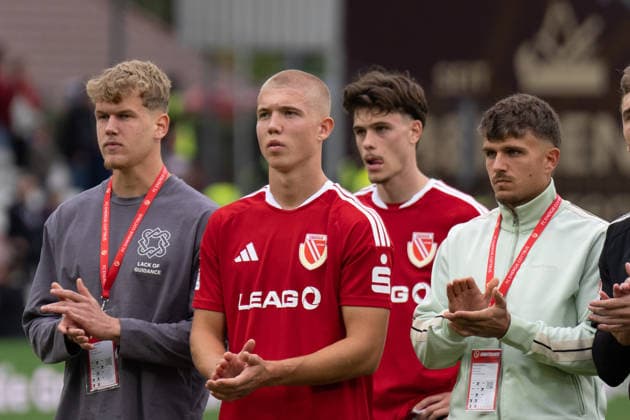 September 20, 2026: Energie Cottbus vs. FC St. Pauli, Matchday 6 of the 2. Bundesliga at the LEAG Energie Stadium. Dmytro Bogdanov, Energie Cottbus, 1:13 p.m. after the final whistle in front of the fan section IMPORTANT NOTICE: In accordance with DFL and DFB regulations, it is prohibited to use or allow the use of photographs taken in the stadium and or during the game in the form of image sequences and or video-like photo series. Copyright: xJamesxZabelx