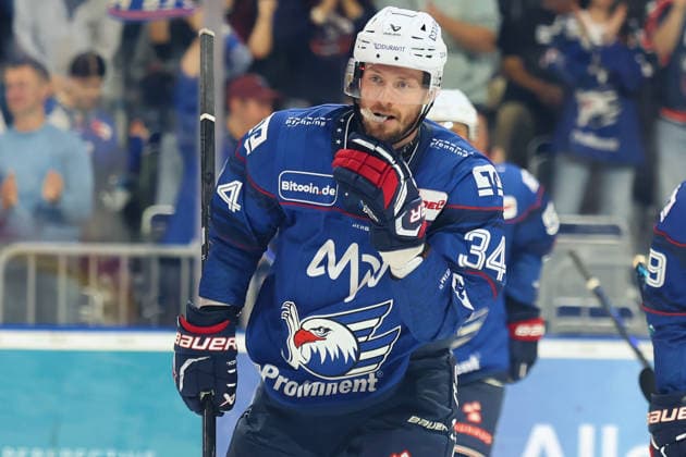 Goal to make it 3–2 by Dan Renouf of Adler Mannheim, 4 GER Adler Mannheim Eisbären Berlin Ice Hockey DEL 2 Matchday Season 2026–2027 September 20, 2026 GER Adler Mannheim Eisbären Berlin Ice Hockey PENNY DEL 2 Matchday Season 2026–2027 2September 2, 2026, Mannheim Copyright: xEibner-Pressefoto JoergxHirschx EP_JHH