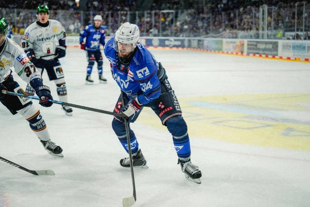 September 20, 2026, xwppx, Penny DEL Ice Hockey, Adler Mannheim vs. Eisbären Berlin; goal by Tom Kühnhackl, Adler Mannheim
