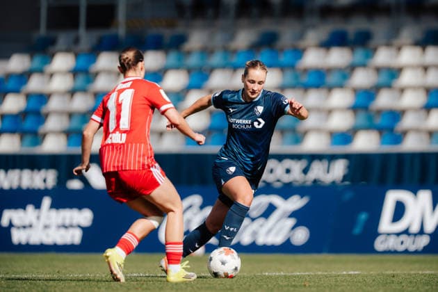 14.09.26, Women, Football, Google Pixel Frauen Bundesliga, Season 2026 2027, Bayer 04 Leverkusen - FC Bayern München, Matchday 4 Nina Lange ( 23 - VfL Bochum 1848) in a duel with Leonie Zilger ( 11 - 1. FC Köln II) Leverkusen Ulrich-Haberland-Stadion NRW Deutschland