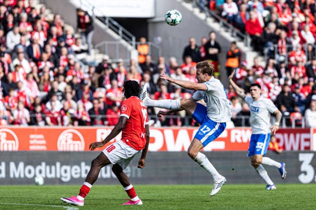 3rd Division, Matchday 7: Rot-Weiss Essen vs. Hansa Rostock, September 20, 2026; Dickson Abiama (Rot-Weiss Essen), 18, Florian Carstens, Hansa Rostock, 17 3rd Division, Matchday 7: Rot-Weiss Essen vs. Hansa Rostock, Stadion an der Hafenstraße, Essen, September 20, 2026. DFL regulations prohibit any use of photographs as image sequences and or quasi-video. Copyright: xBEAUTIFULxSPORTS Buriakovx