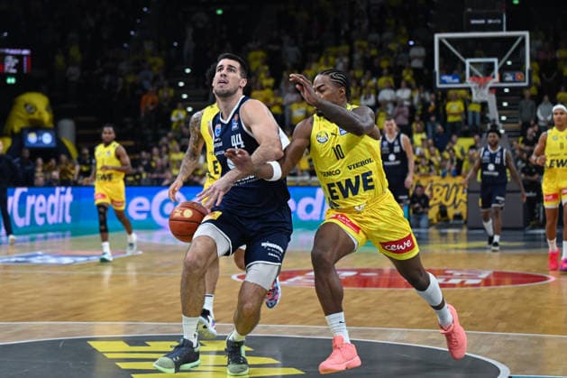 September 20, 2026, GER, Basketball, Bundesliga 1 Matchday, 2026–2027 Season, Oldenburg, EWE Arena, EWE Baskets Oldenburg vs. Syntainics MBC Jure PLANINIC, Syntainics MBC 44; Nate JOHNSON, EWE Baskets Oldenburg 10; Oldenburg, EWE Arena, Lower Saxony, Germany Copyright: xnordphotoxGmbHx xRojahnx