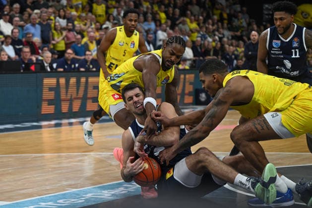 September 20, 2026, GER, Basketball, Bundesliga 1 Matchday, 2026–2027 Season, Oldenburg, EWE Arena, EWE Baskets Oldenburg vs. Syntainics MBC Jure PLANINIC, Syntainics MBC 44; Demajeo WIGGINS, EWE Baskets Oldenburg 2; Nate JOHNSON, EWE Baskets Oldenburg 10; Oldenburg, EWE Arena, Lower Saxony, Germany Copyright: xnordphotoxGmbHx xRojahnx