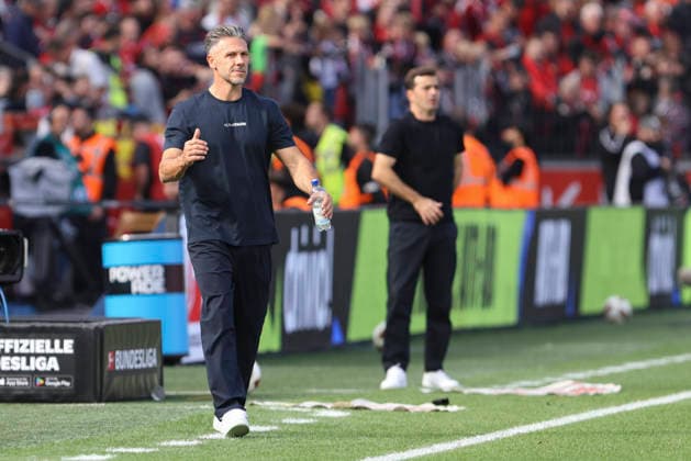 RB Leipzig coach Martin Demichelis gestures during the Bundesliga match between Bayer 04 Leverkusen and RB Leipzig, BayArena on September 20, 2026, in Leverkusen, Germany. Photo by Oliver Kaelke, DeFodi Images. Coach Martin Demichelis of RB Leipzig gestures during the Bundesliga match between Bayer 04 Leverkusen and RB Leipzig at BayArena on September 20, 2026 in Leverkusen, Germany. Photo by Oliver Kaelke, DeFodi Images. DFB and DFL regulations prohibit any use of photographs as image sequences and or quasi-video. Photo by Oliver Kaelke, DeFodi Images.