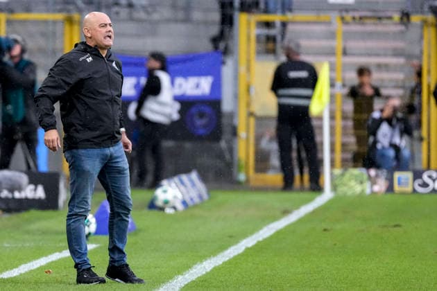Rui Mota, Coach, Head Coach, SV Waldhof, cutout, full-body, single image, single photo, action, on the sidelines, at the sideline, September 20, 2026, Mannheim, Germany, soccer, 3rd Division, SV Waldhof Mannheim vs. SC Preußen Münster, DFB and DFL regulations prohibit any use of photographs as image sequences and or quasi-video xozx